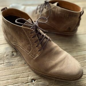 Bull Boxer brown chukka size 11M